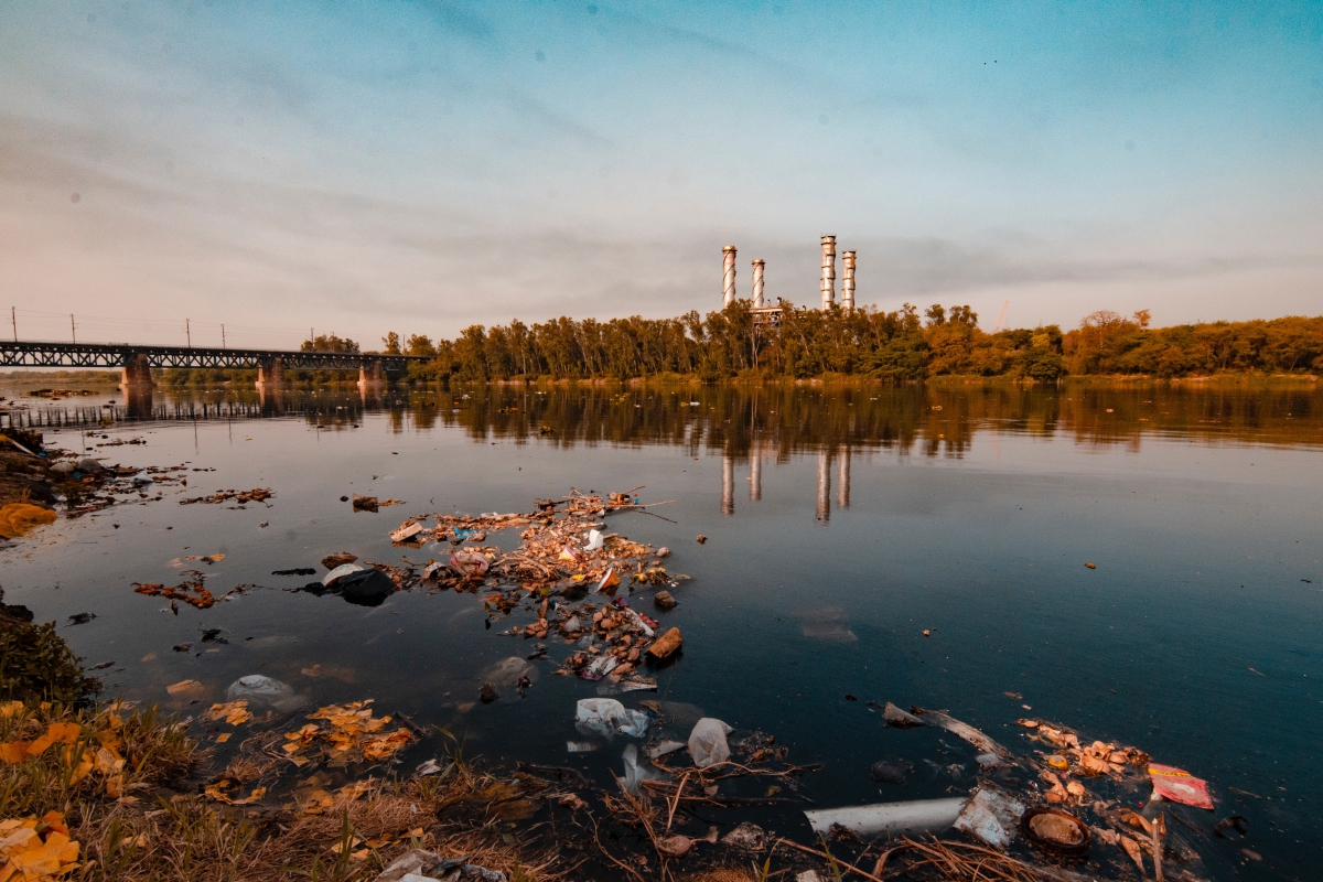 23-04-18 Provincie: Chemours loost illegaal kankerverwekkend C8